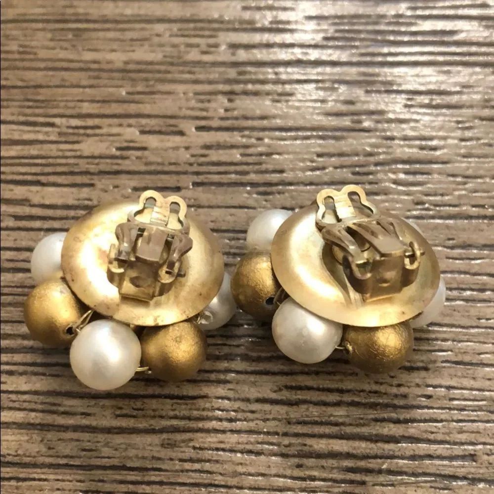 Vintage Pearl & Gold Bead Cluster Clip Earrings - Picture 2 of 12